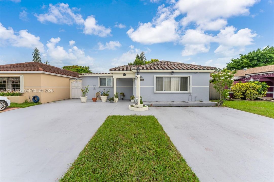En Venta: $599,000 (3 camas, 3 baños, 1615 Pies cuadrados)