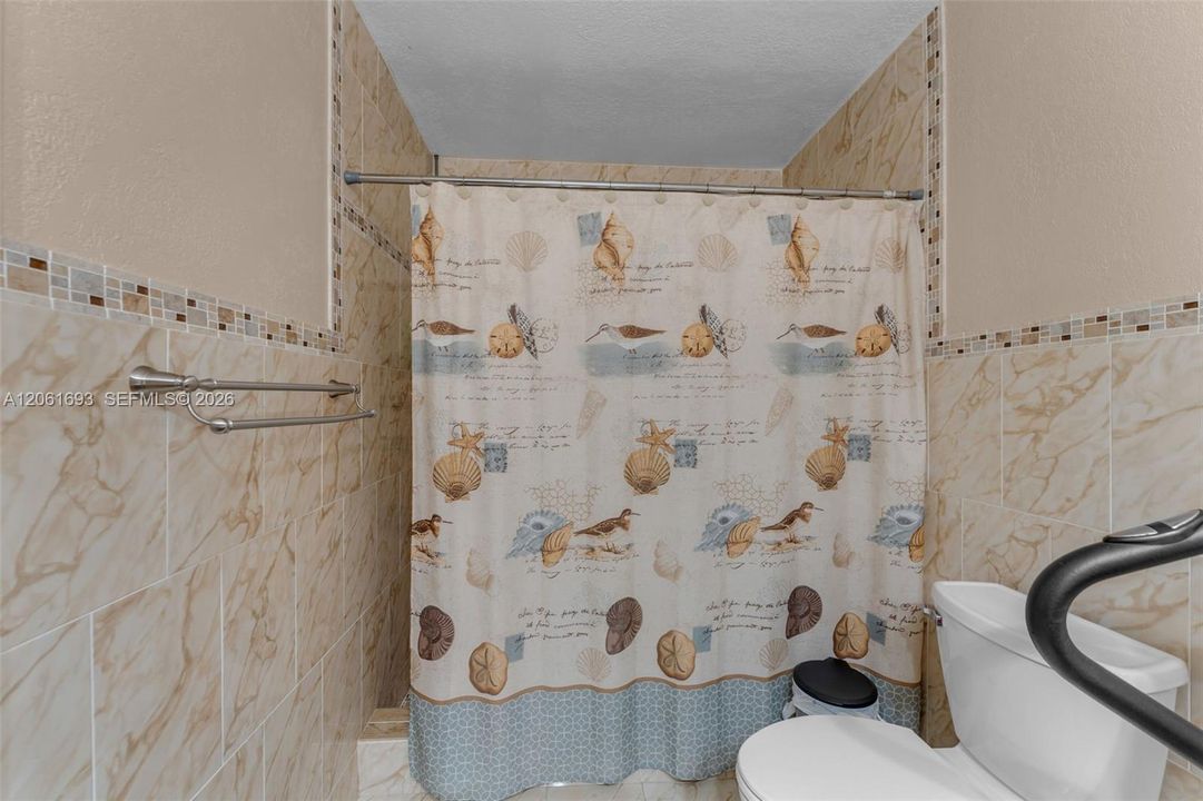 En Venta: $599,000 (3 camas, 3 baños, 1615 Pies cuadrados)