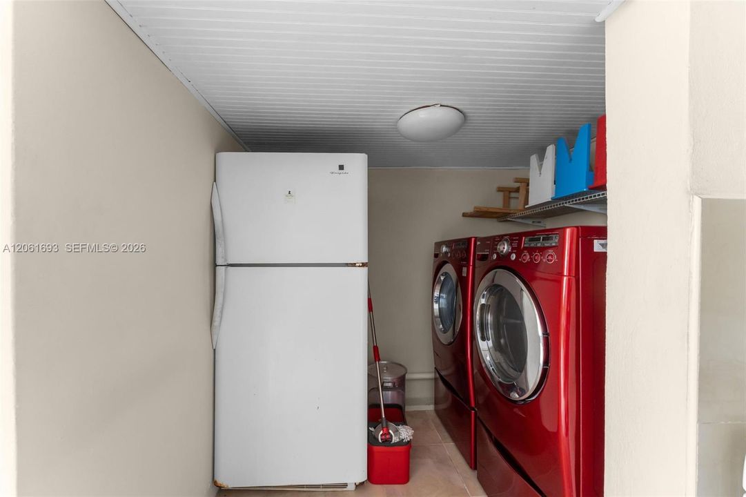 En Venta: $599,000 (3 camas, 3 baños, 1615 Pies cuadrados)