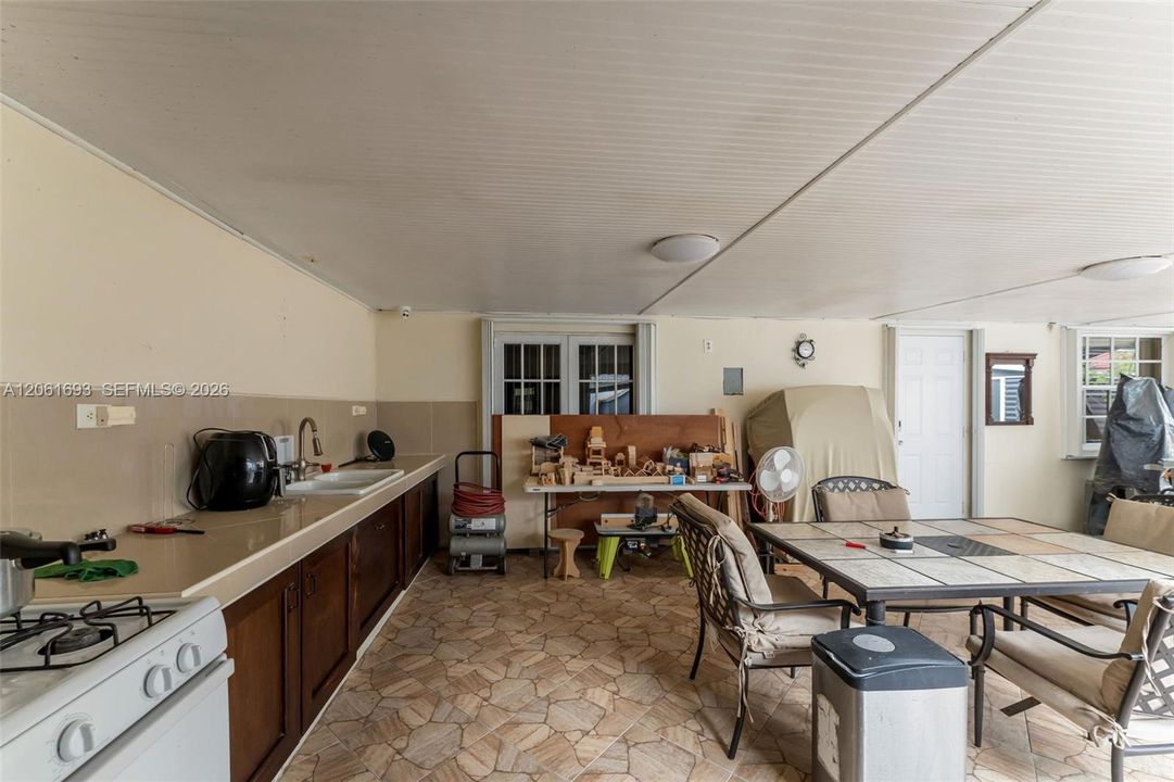 En Venta: $599,000 (3 camas, 3 baños, 1615 Pies cuadrados)