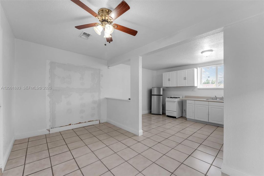 En Venta: $599,000 (3 camas, 3 baños, 1615 Pies cuadrados)