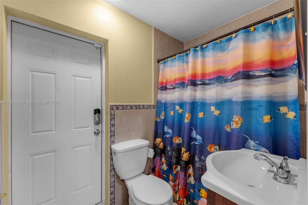 En Venta: $599,000 (3 camas, 3 baños, 1615 Pies cuadrados)