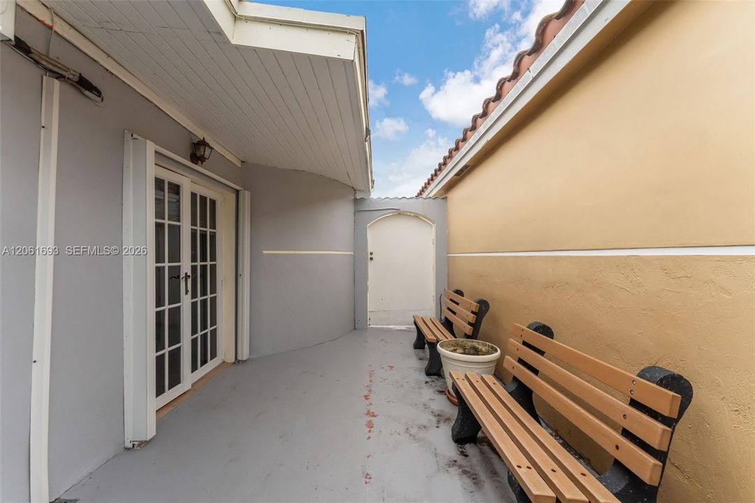 En Venta: $599,000 (3 camas, 3 baños, 1615 Pies cuadrados)