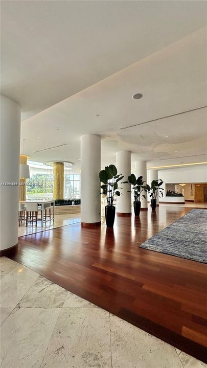 В аренду: $4,800 (2 спален, 2 ванн, 1030 Квадратных фут)