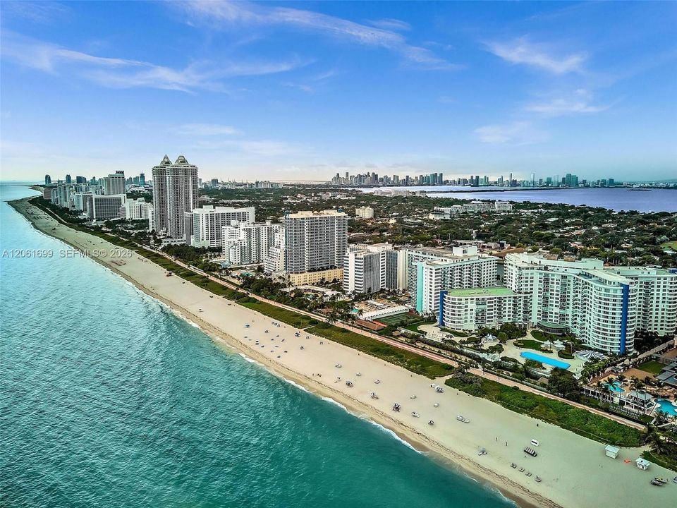 В аренду: $4,800 (2 спален, 2 ванн, 1030 Квадратных фут)