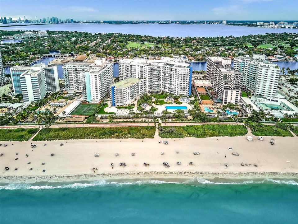 В аренду: $4,800 (2 спален, 2 ванн, 1030 Квадратных фут)