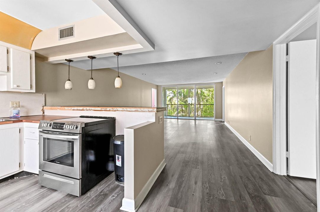 05 Kitchen 01