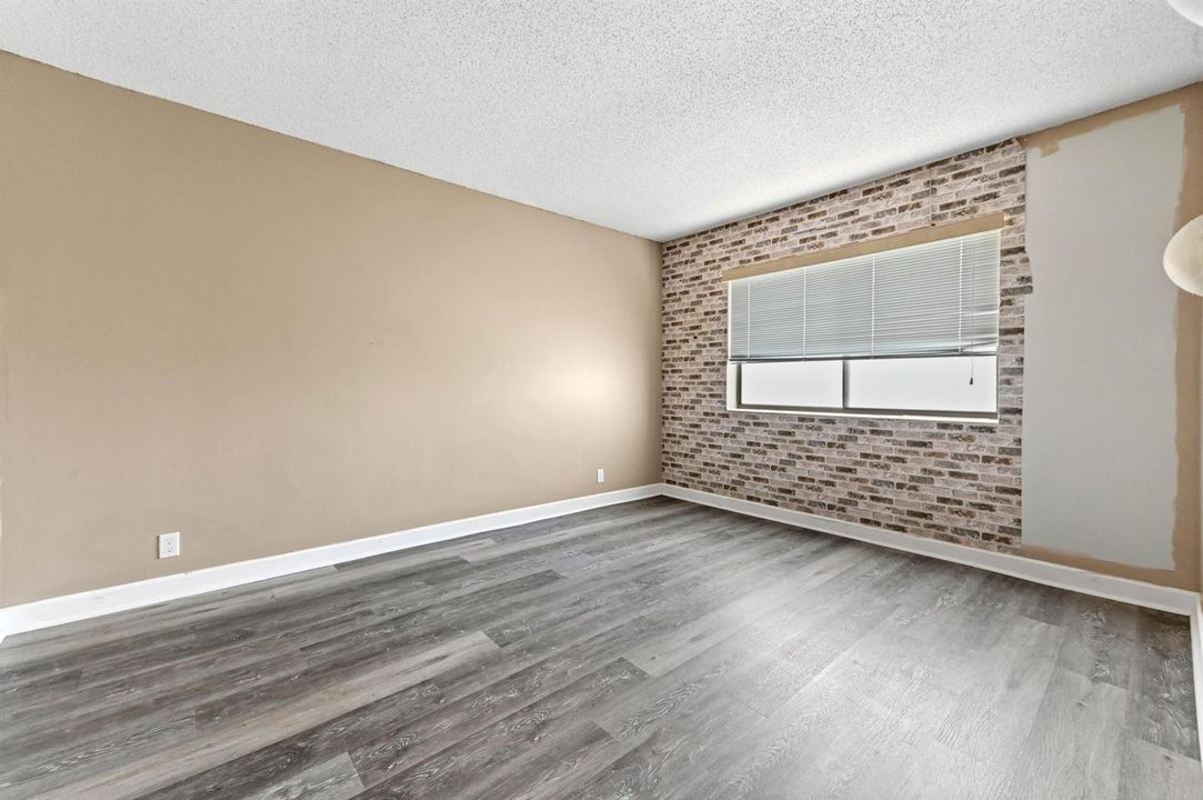 22 Bedroom 01