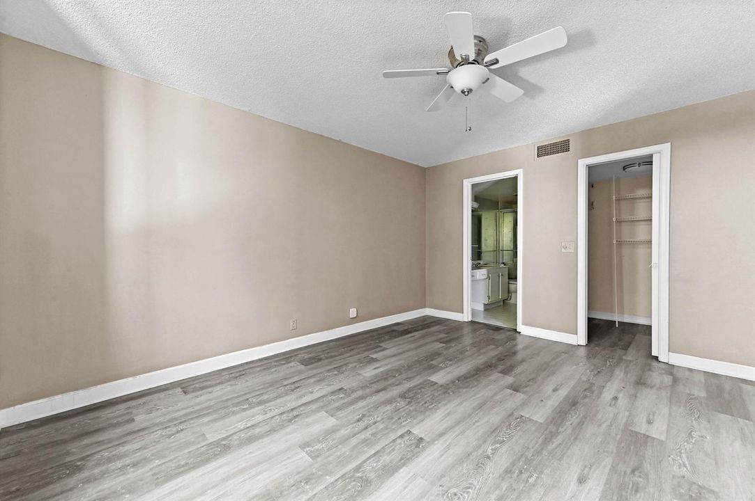 18 Bedroom 02
