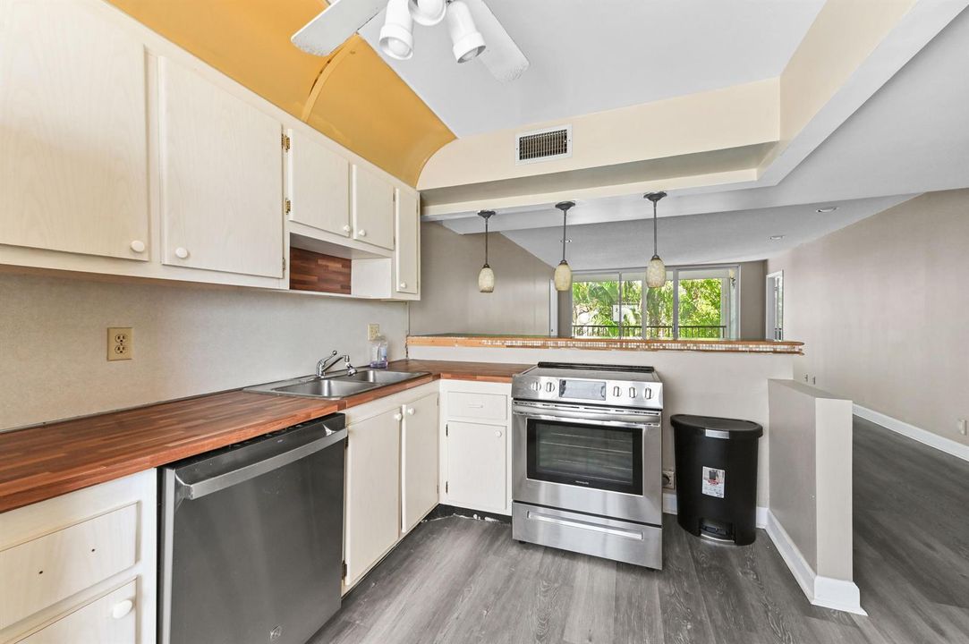 07 Kitchen 03