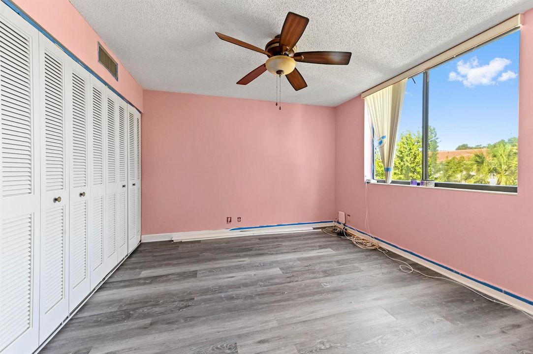 25 Bedroom 01