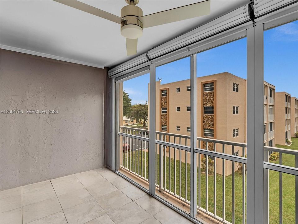 En Venta: $318,000 (2 camas, 2 baños, 1144 Pies cuadrados)