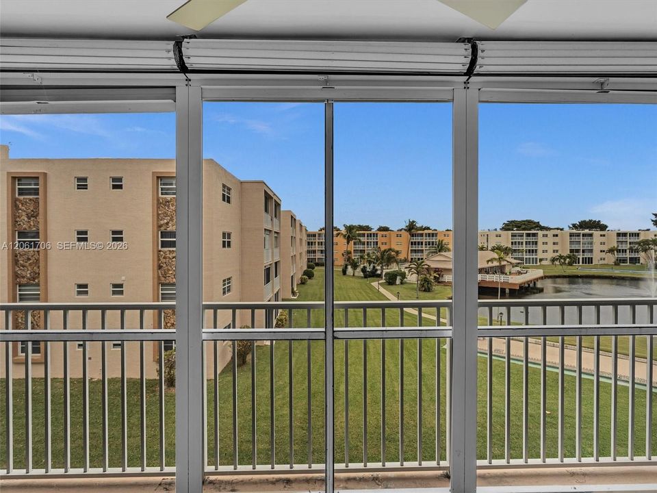 En Venta: $318,000 (2 camas, 2 baños, 1144 Pies cuadrados)