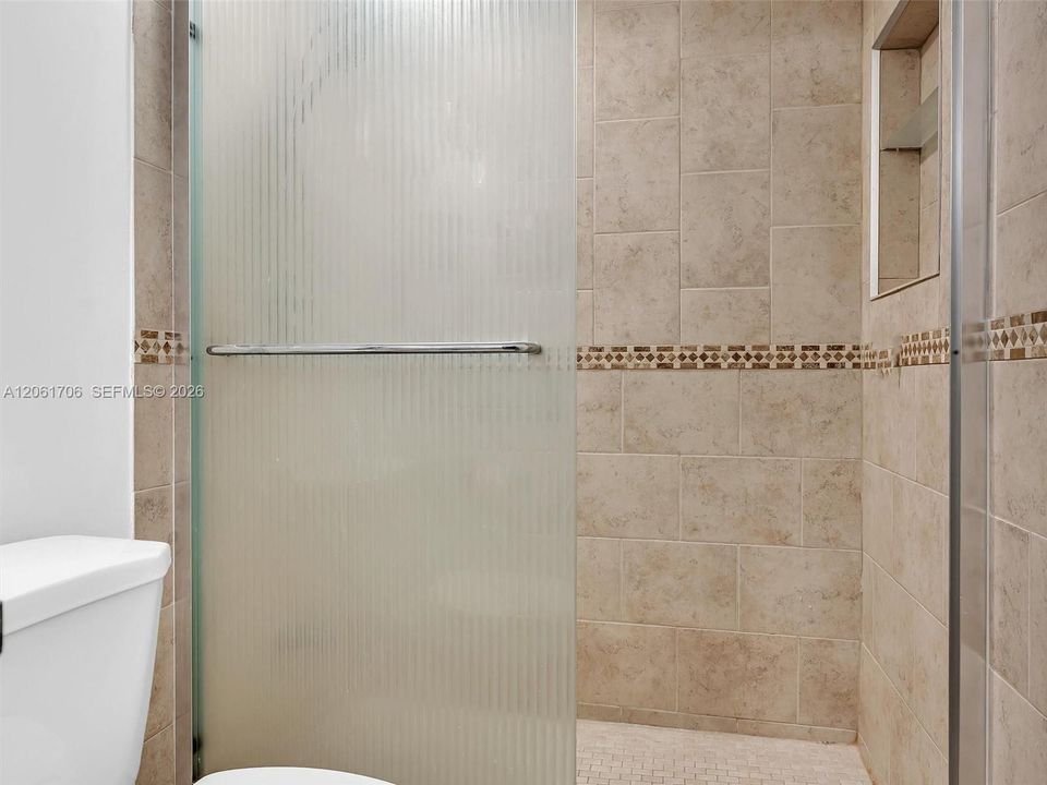 En Venta: $318,000 (2 camas, 2 baños, 1144 Pies cuadrados)