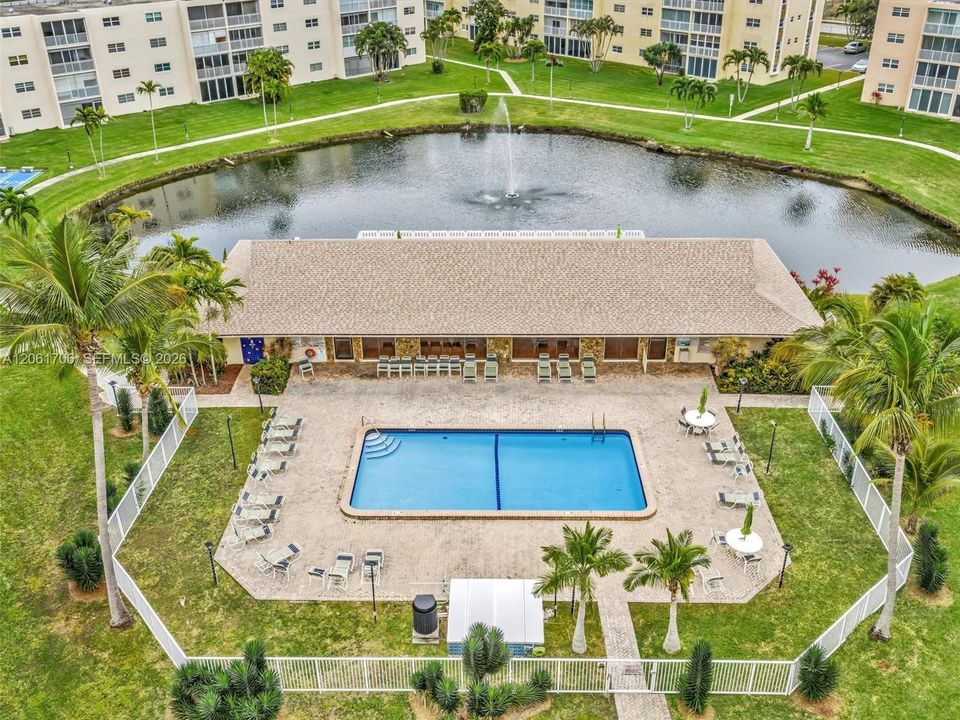 En Venta: $318,000 (2 camas, 2 baños, 1144 Pies cuadrados)