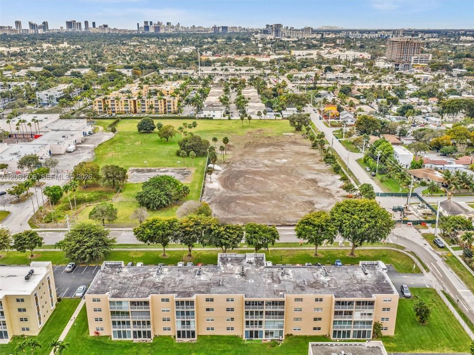 En Venta: $318,000 (2 camas, 2 baños, 1144 Pies cuadrados)