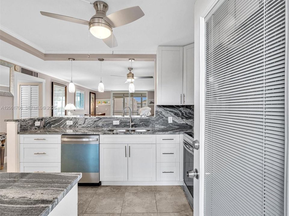 En Venta: $318,000 (2 camas, 2 baños, 1144 Pies cuadrados)