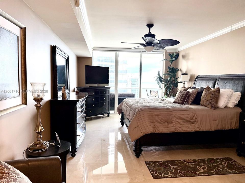 В аренду: $7,500 (2 спален, 2 ванн, 1458 Квадратных фут)