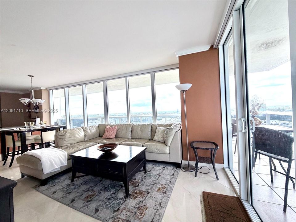 В аренду: $7,500 (2 спален, 2 ванн, 1458 Квадратных фут)