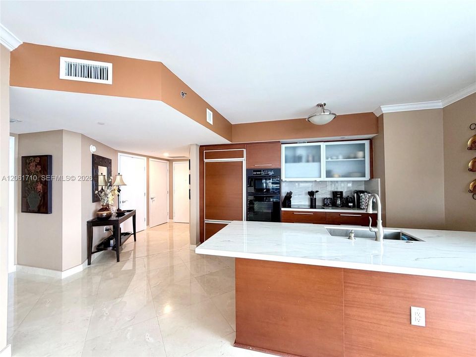 В аренду: $7,500 (2 спален, 2 ванн, 1458 Квадратных фут)