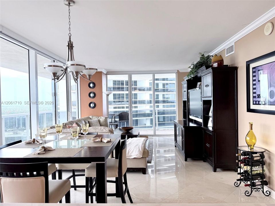 В аренду: $7,500 (2 спален, 2 ванн, 1458 Квадратных фут)
