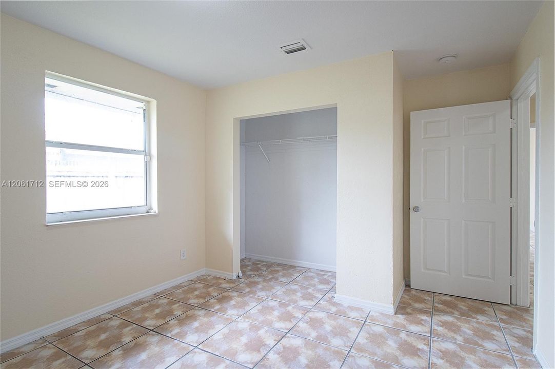 En Renta: $2,450 (3 camas, 2 baños, 1459 Pies cuadrados)