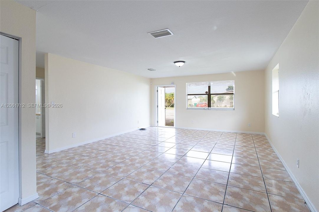 En Renta: $2,450 (3 camas, 2 baños, 1459 Pies cuadrados)