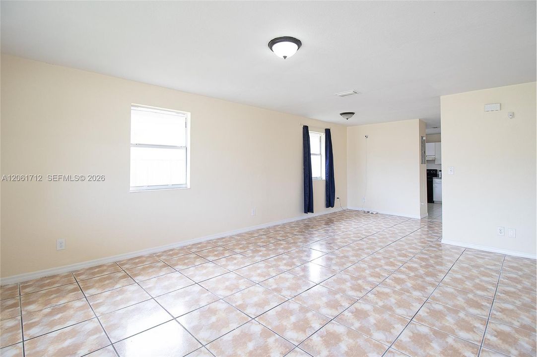 En Renta: $2,450 (3 camas, 2 baños, 1459 Pies cuadrados)