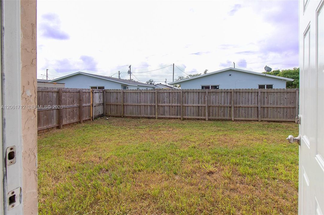 En Renta: $2,450 (3 camas, 2 baños, 1459 Pies cuadrados)