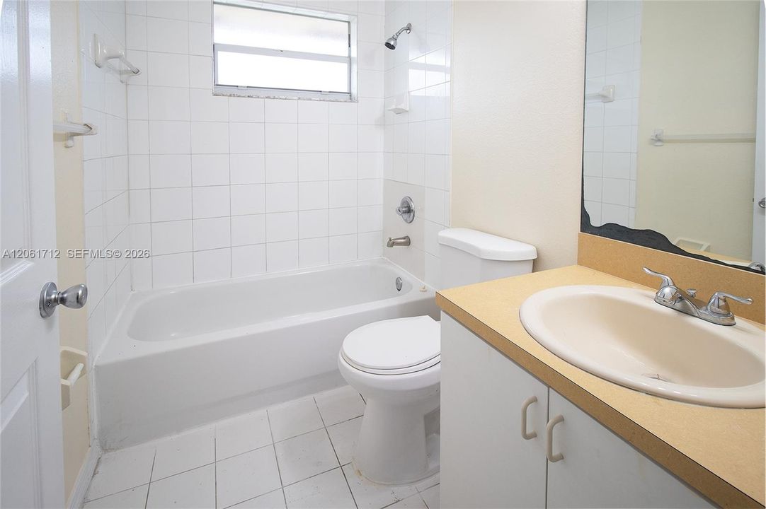 En Renta: $2,450 (3 camas, 2 baños, 1459 Pies cuadrados)