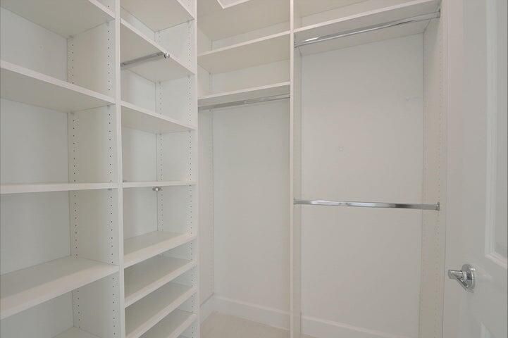 Closet 2