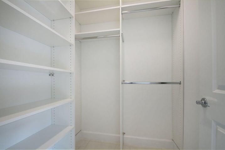 Closet 4