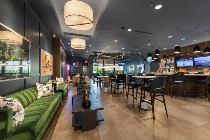 Legends Bar
