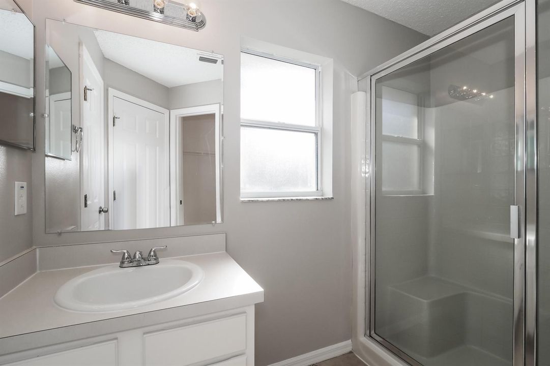 1010808.3668 SW Ballweg Street - Bathroo