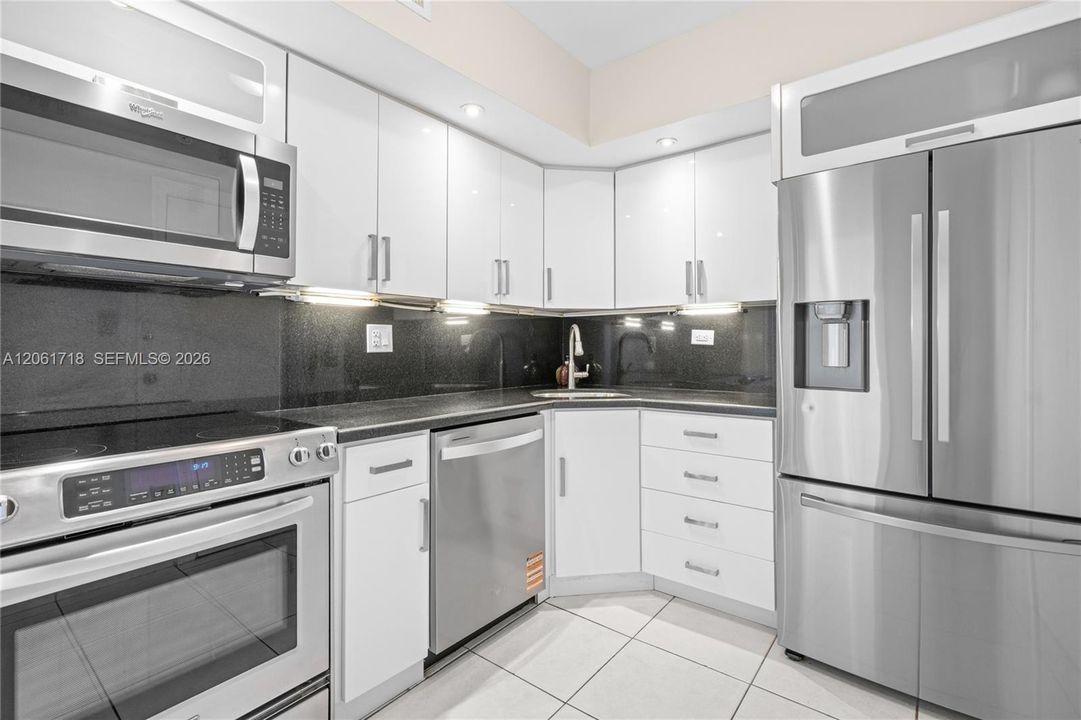 На продажу: $550,000 (1 спален, 1 ванн, 960 Квадратных фут)