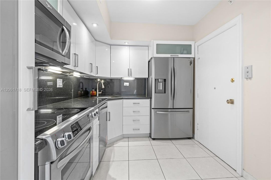 На продажу: $550,000 (1 спален, 1 ванн, 960 Квадратных фут)