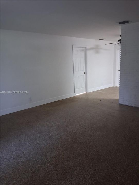 For Rent: $2,960 (4 beds, 2 baths, 1043 Square Feet)