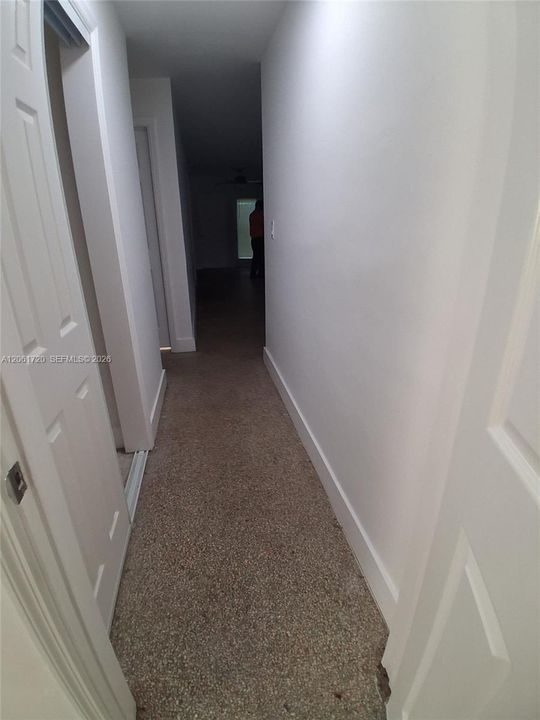For Rent: $2,960 (4 beds, 2 baths, 1043 Square Feet)