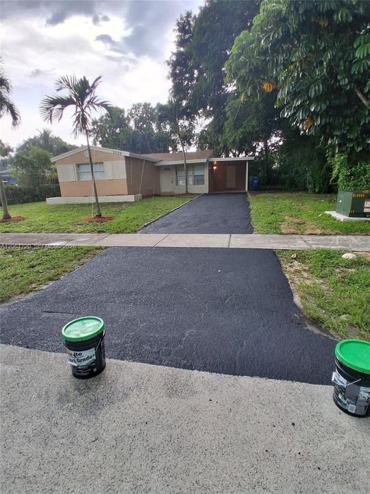 For Rent: $2,960 (4 beds, 2 baths, 1043 Square Feet)