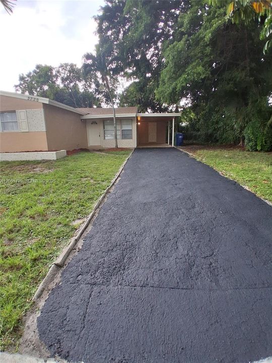 For Rent: $2,960 (4 beds, 2 baths, 1043 Square Feet)