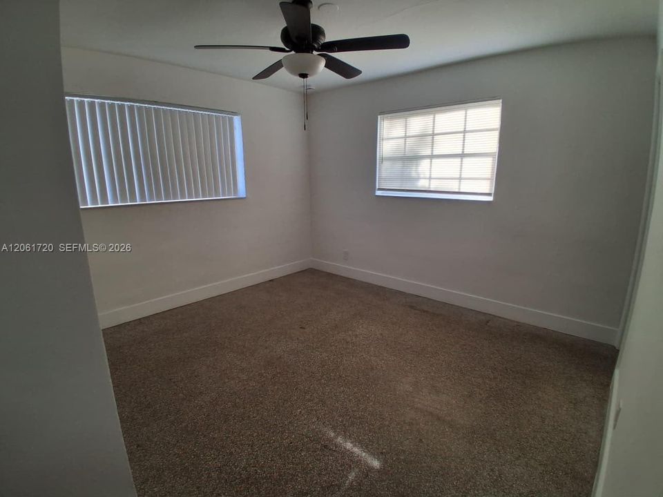 For Rent: $2,960 (4 beds, 2 baths, 1043 Square Feet)