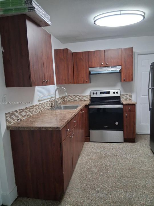 For Rent: $2,960 (4 beds, 2 baths, 1043 Square Feet)