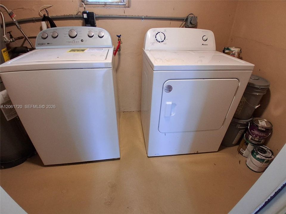 For Rent: $2,960 (4 beds, 2 baths, 1043 Square Feet)