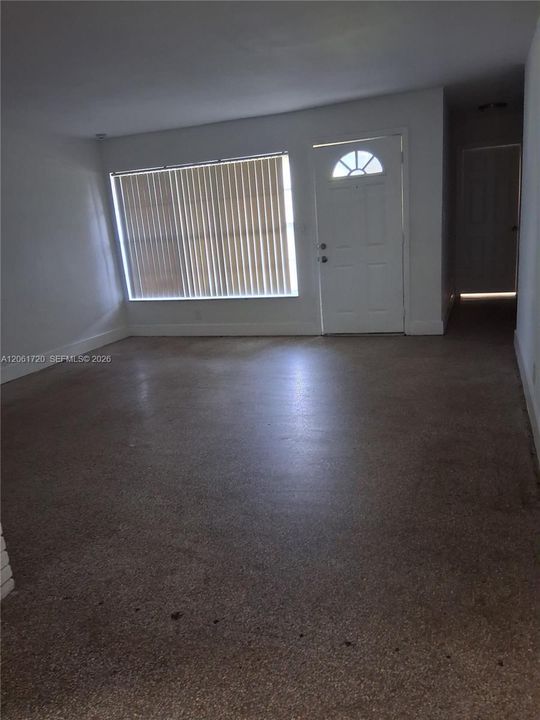For Rent: $2,960 (4 beds, 2 baths, 1043 Square Feet)