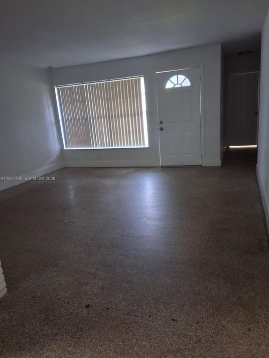For Rent: $2,960 (4 beds, 2 baths, 1043 Square Feet)