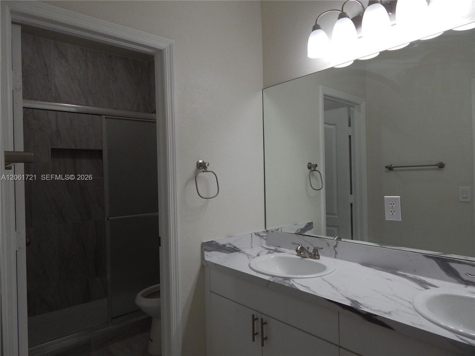 En Renta: $4,050 (4 camas, 2 baños, 2308 Pies cuadrados)