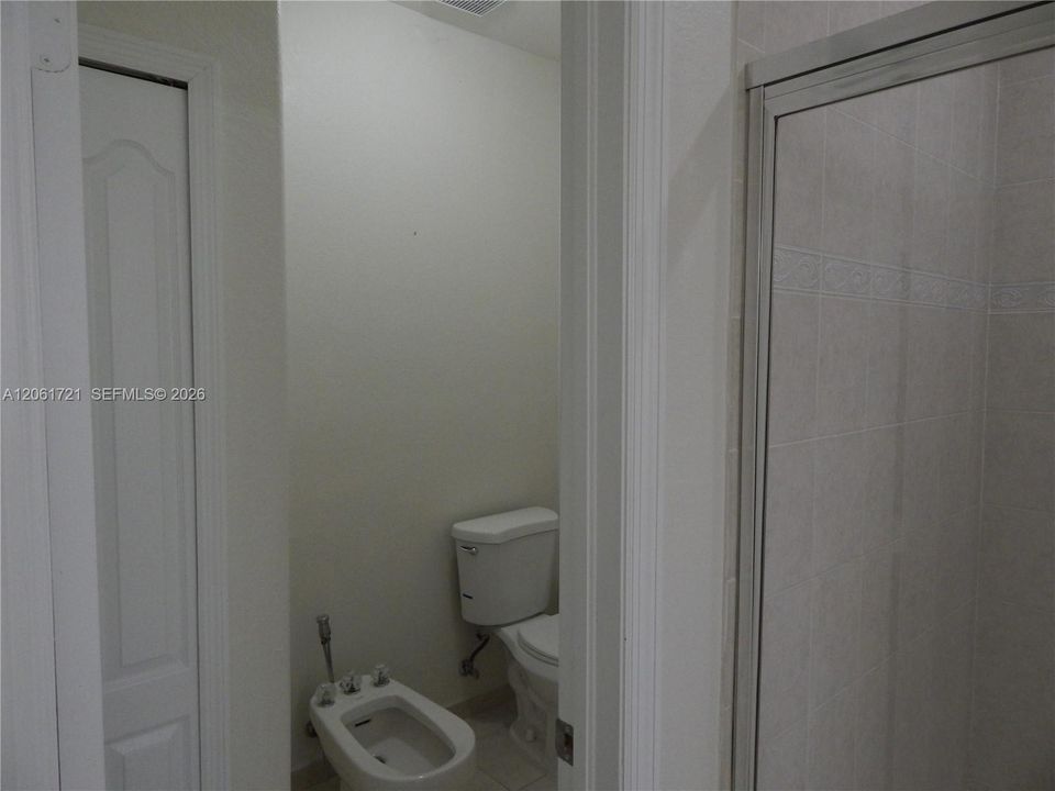 En Renta: $4,050 (4 camas, 2 baños, 2308 Pies cuadrados)