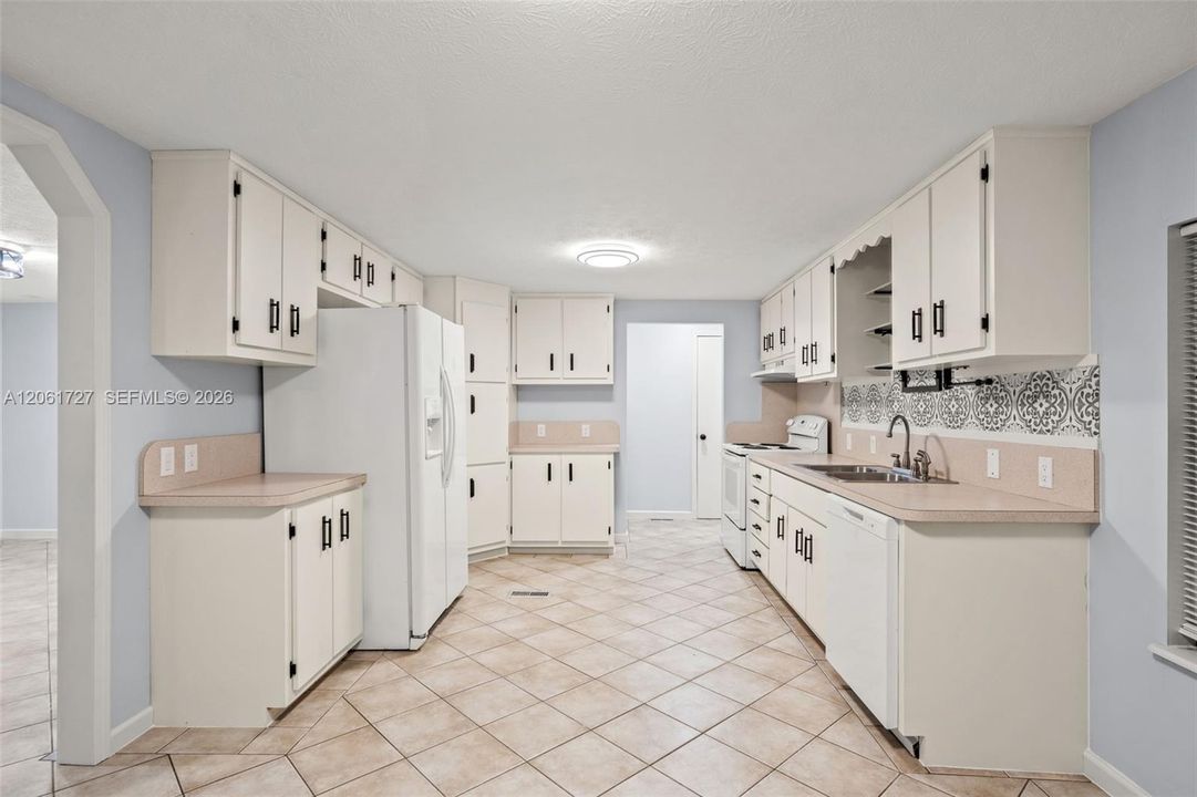 В аренду: $2,200 (3 спален, 3 ванн, 0 Квадратных фут)