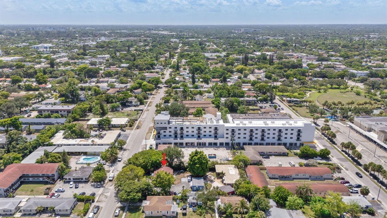 47-web-or-mls-2221 Fillmore St, Hollywoo