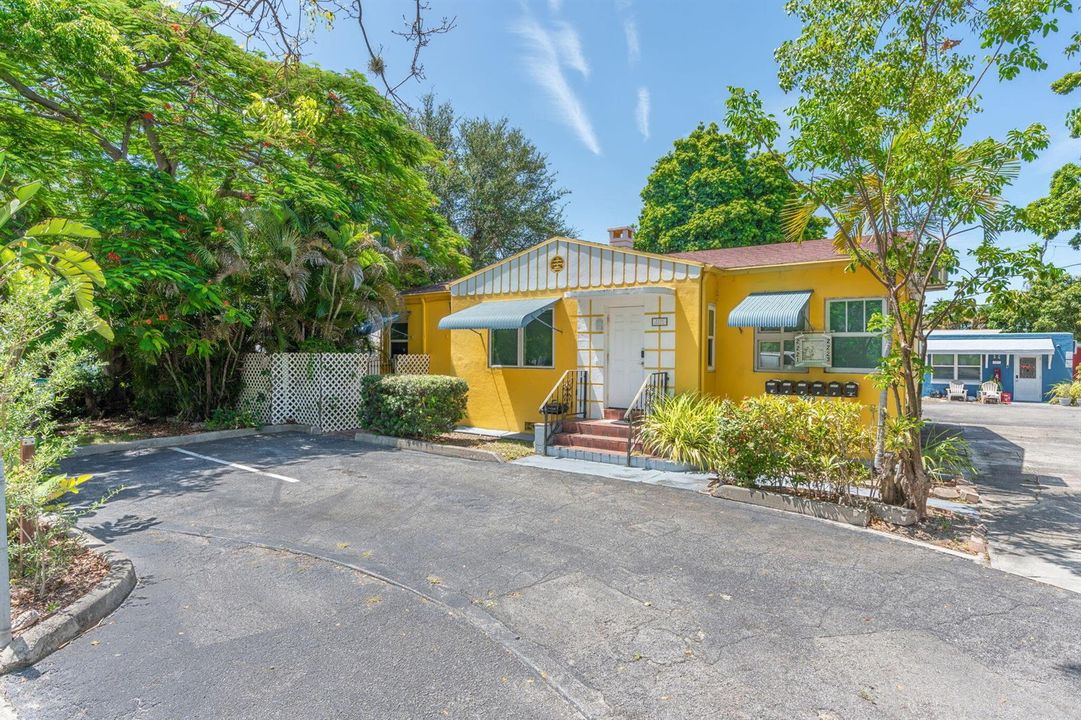 44-web-or-mls-2221 Fillmore St, Hollywoo